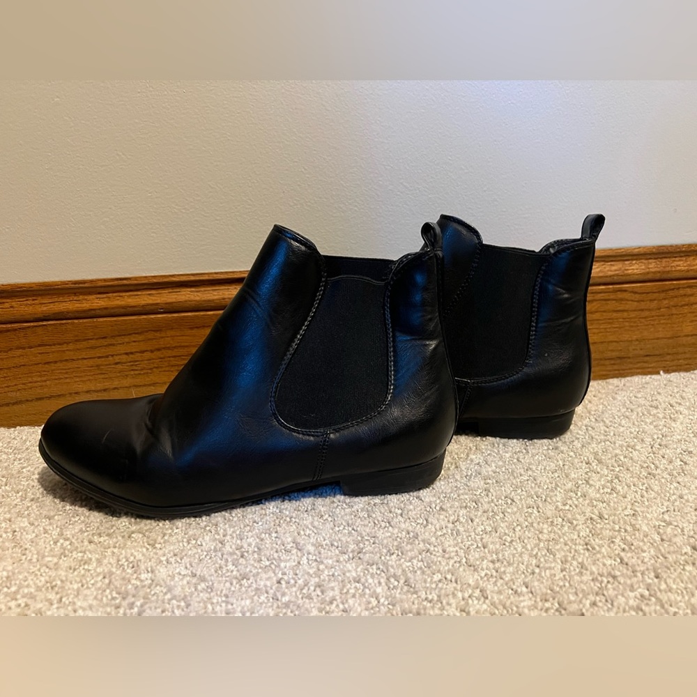 Black Chelsea Boots